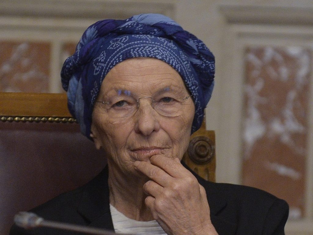 La leader dei radicali Emma Bonino attacca gli ex alleati del Partito Democratico per la scelta di votare a favore della proposta del M5S sul taglio dei parlamentari