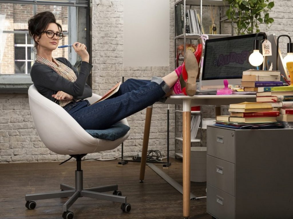 Lodovica Comello protagonista della nuova serie Fox "Extravergine": una commedia dai toni surreali tutta al femminile firmata da Roberta Torre