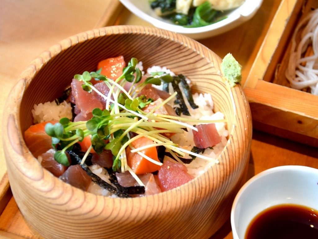 La dieta giapponese può aiutare a contrastare il tumore della prostata grazie alla presenza di cibi con estrogeni deboli e alla scarsità di grassi saturi