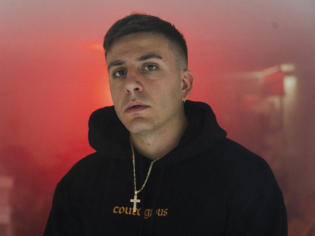 Dieci, il nuovo singolo “Straight Up” è il preludio a qualcosa di grande. L'artista punta a far passare il concetto da lui coniato di Mixtum Compositum