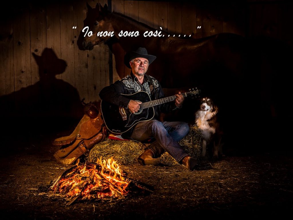 Johnny Ponta in radio e online con "Io non sono così", il singolo di lancio dell'album. L'artista ha collaborato con Charlie Morgan, ex batterista di Elton John