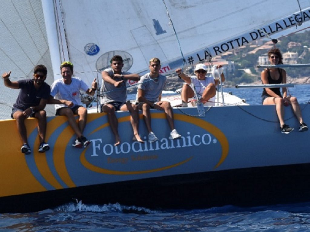 I ragazzi in affido dal Tribunale della Giustizia minorile a Newsardinia Sail hanno preparato la barca a vela per la Rolex Middle Sea Race