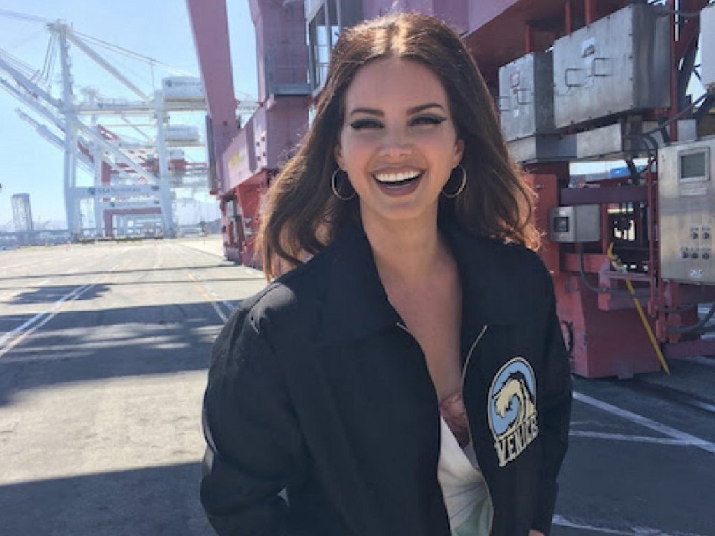 “Let me love you like a woman” è il nuovo singolo di Lana Del Rey: il brano anticipa l'uscita dell'album “Chemtrails Over the Country Club”