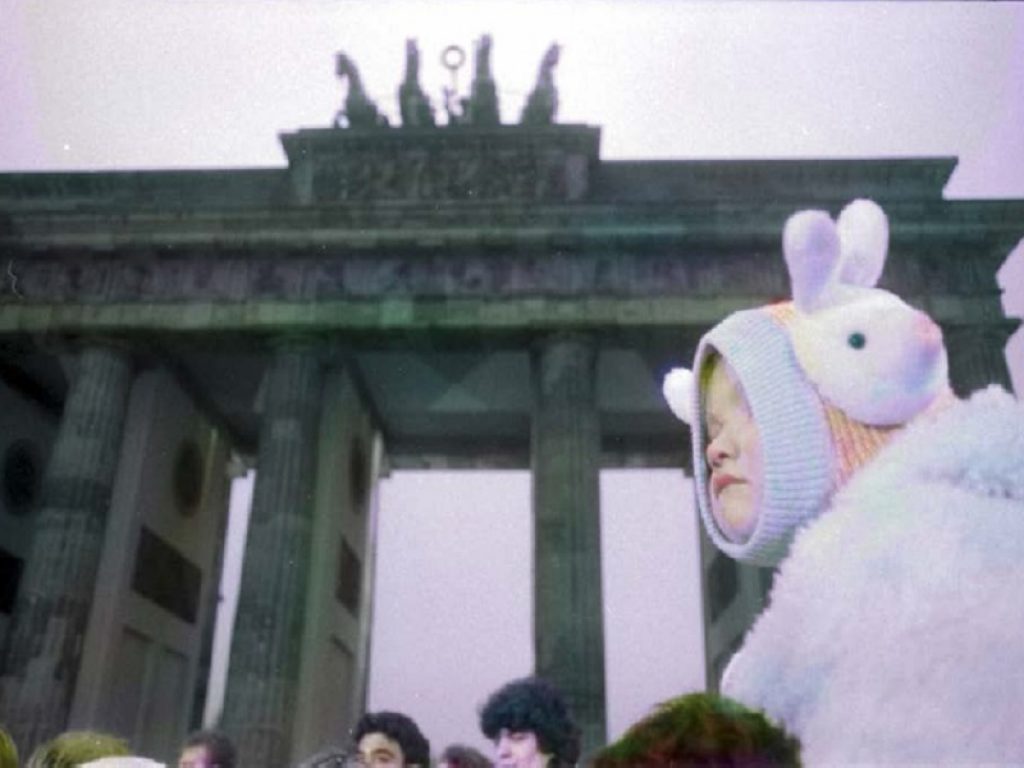 Berlin, Brandenburger Tor 1989 è la mostra che ricorda la caduta del muro di Berlino 30 anni dopo: sarà visitabile negli spazi dello Studio Cenacchi nel cuore di Bologna