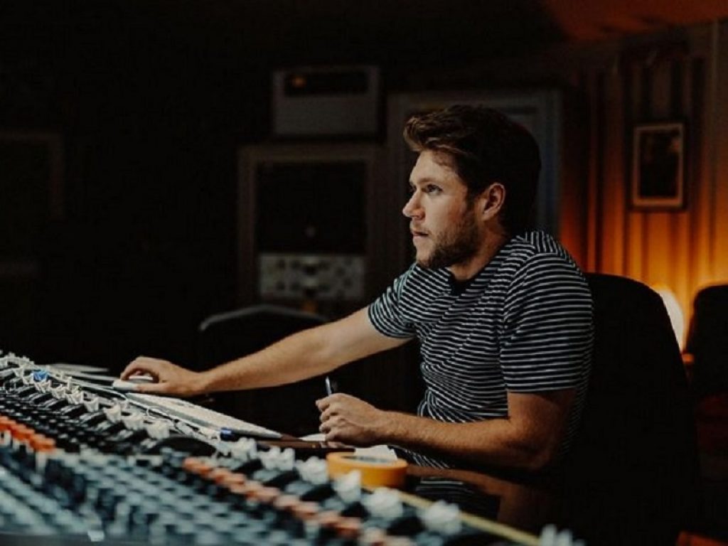 Niall Horan torna con il nuovo singolo “Nice to meet ya”, ecco il testo della canzone. Stanotte è uscito anche il video ufficiale