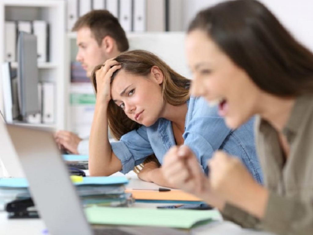 Sindrome di Procuste: quando l'invidia si trasforma in desiderio di danneggiare e attaccare gli altri. Curarla, però, è possibile