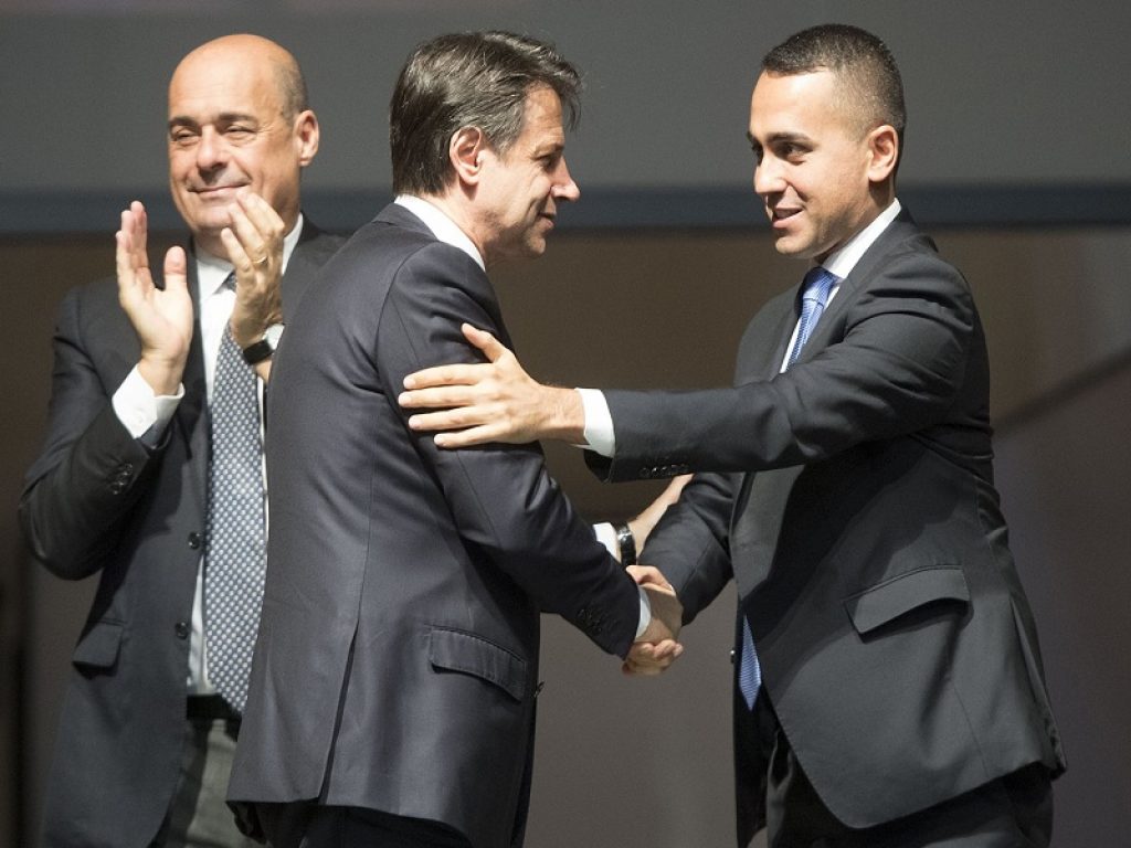 Governo in bilico, il premier Conte propone il patto di legislatura: "Definiamo insieme agli alleati le priorità fino al 2023"