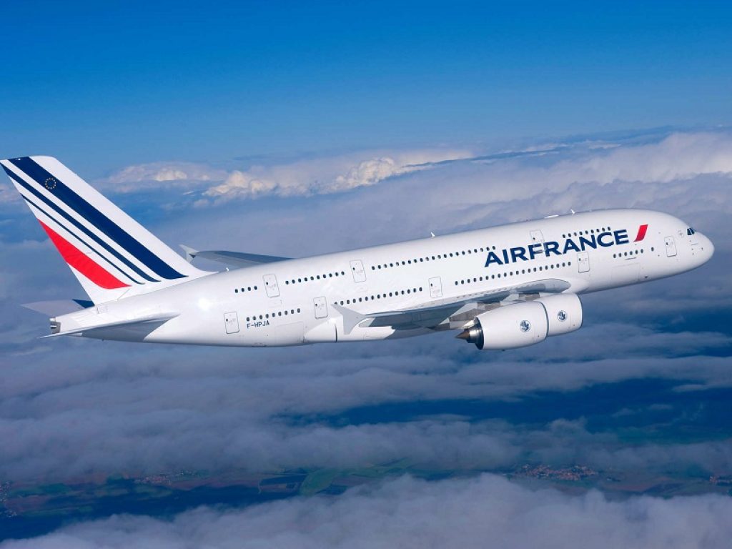 Liberia: Air France atterra di nuovo a Monrovia 5 anni dopo lo stop ai collegamenti per l'epidemia di Ebola nel Paese guidato da Weah