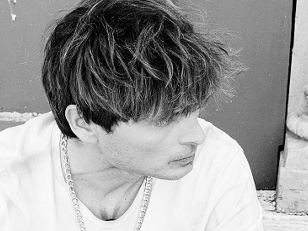 "Ciliegie" è il nuovo singolo di FEBO in radio e in digital download da venerdì 8 novembre. Il brano, che anticipa l'album in uscita a marzo 2020, sarà accompagnato dal videoclip