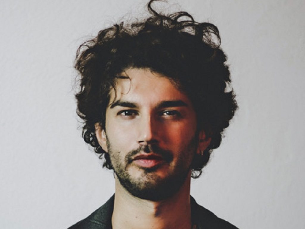 Mosè Santamaria sui digital store e le piattaforme di streaming con il nuovo album "Salveremo questo mondo"