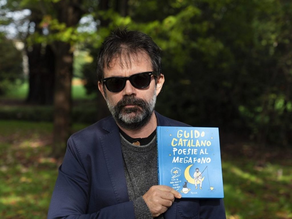 Le Poesie al Megafono di Guido Catalano: esce il libro sonoro per tutte le età della rock star italiana della poesia