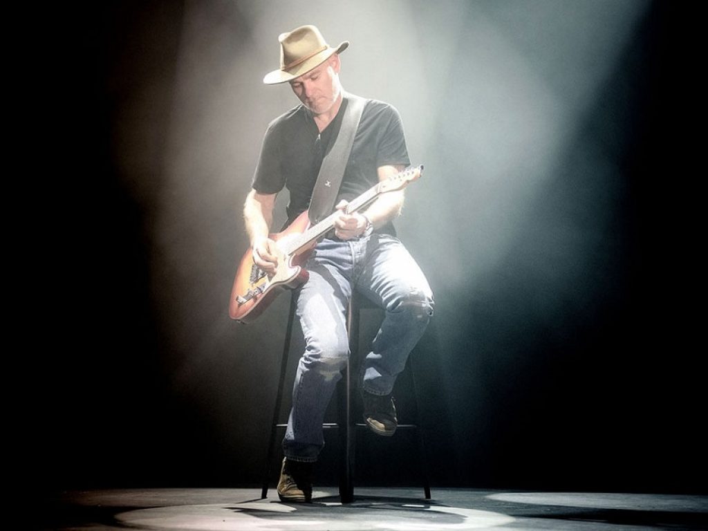 In radio NEXT IN LINE il nuovo singolo di MattO. Il brano racconta la storia e il destino di un giovane membro di un gang