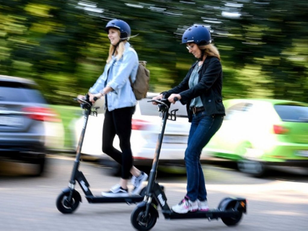 Bonus mobilità fino a 500 euro per l’acquisto di biciclette, anche a pedalata assistita, e di veicoli per la micromobilità elettrica: come funziona