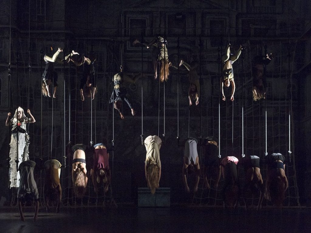 Vivianesque, spettacolo di danza contemporanea, in scena al Teatro Politeama di Napoli da venerdì 8 a domenica 10 novembre