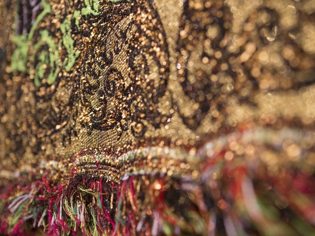 Progetto A collection al via da Torino: un'esposizione di 10 grandi arazzi realizzati con filati derivati dalla lavorazione e il riciclo di plastica ripescata dal mare