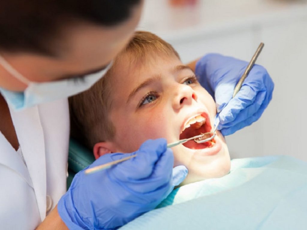 Prevenire le malocclusioni nei bambini: l'Associazione specialisti italiani ortodonzia (Asio), consiglia la prima visita odontoiatrica tra i 4 e i 7 anni