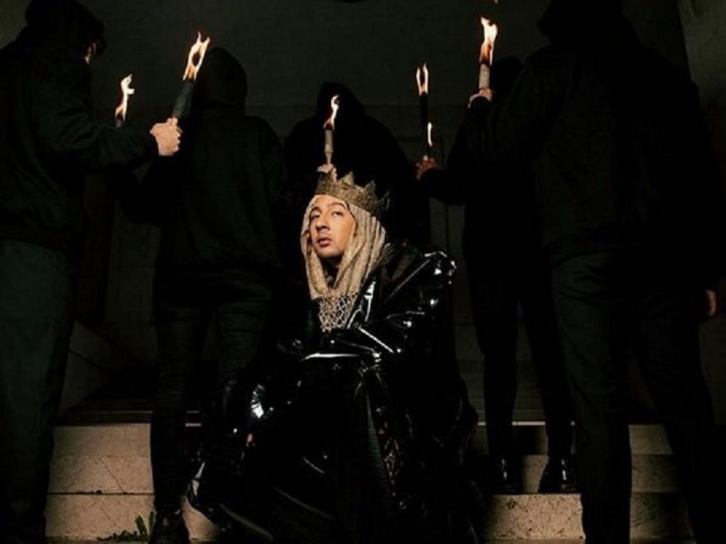 Ghali è tornato: la sua vita in “Flashback”. Online il videoclip diretto da Giulio Rosati per Borotalco.tv, ecco il testo della canzone