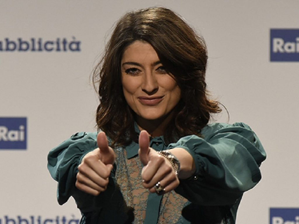 Elisa Isoardi si racconta nel salotto di Verissimo e confessa: “Con Salvini la storia più importante della mia vita. Sì, ho sofferto”