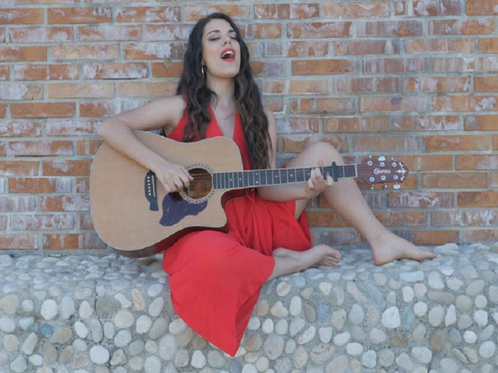 La cantautrice Kate Wild in radio e sulle piattaforme digitali con il nuovo singolo Hurricane (Make Me Angry)