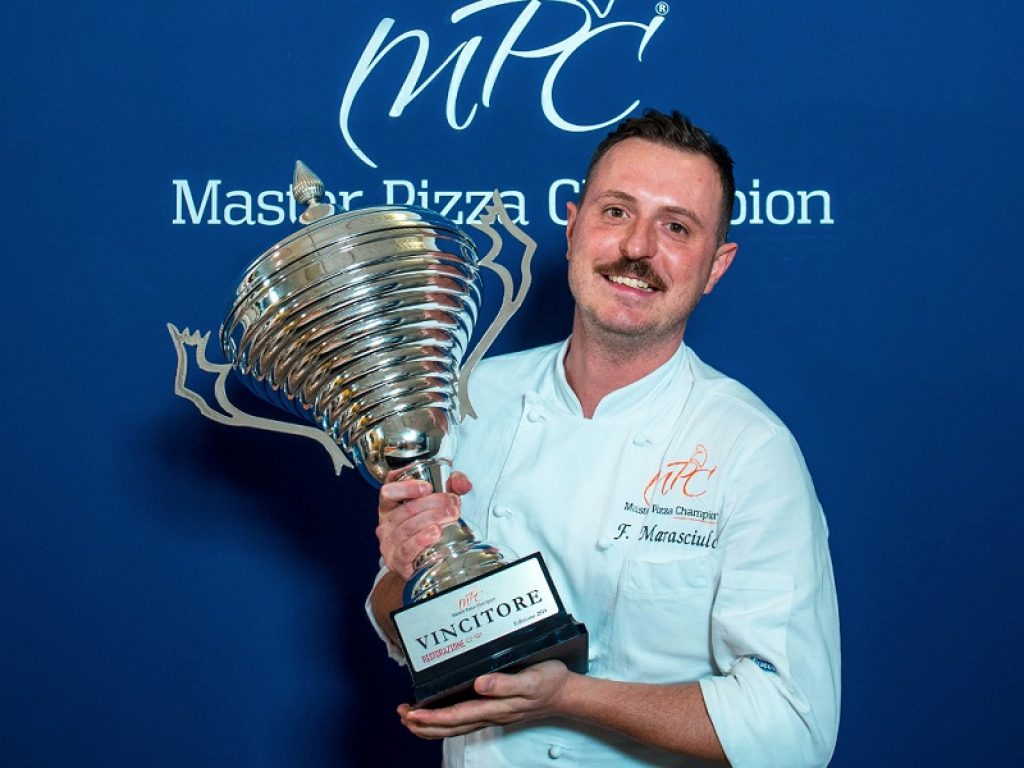 Il pugliese Francesco Marasciulo vince Master Pizza Champion 5. Il pizzaiolo ha conquistato la giuria composta da Imma Gargiulo, Tiziano Casillo e Luciano Passeri