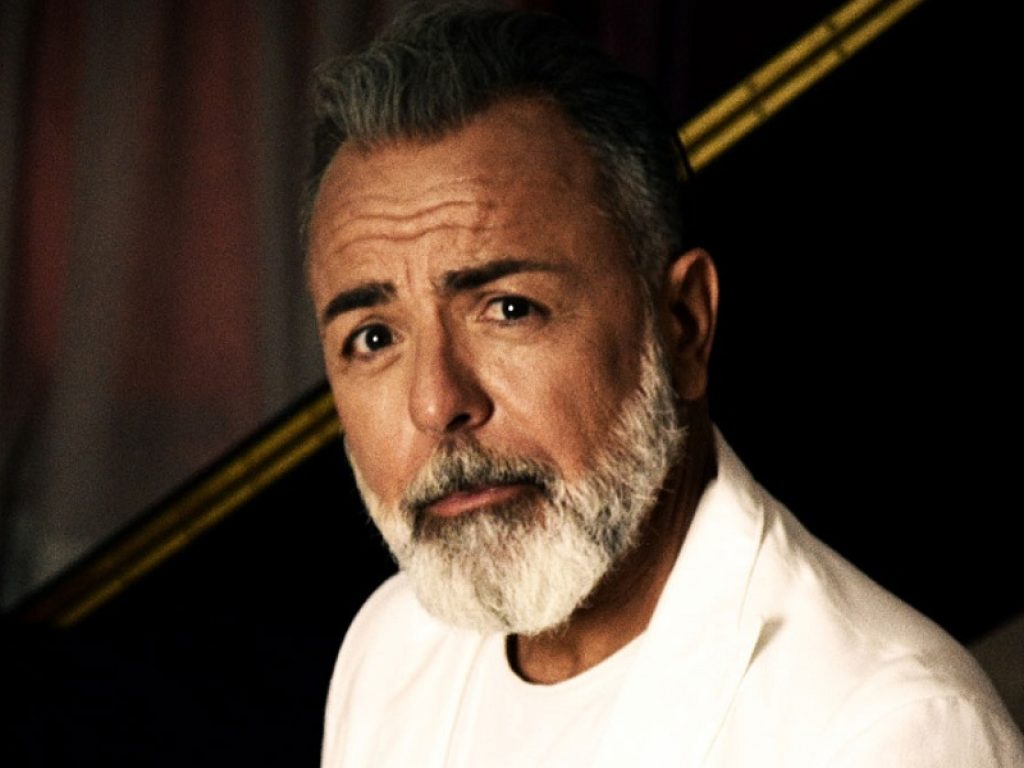 Maurizio Martinelli, cantautore e musicista romano, in rotazione radiofonica e sulle piattaforme digitali con il singolo "Anima a brandelli"