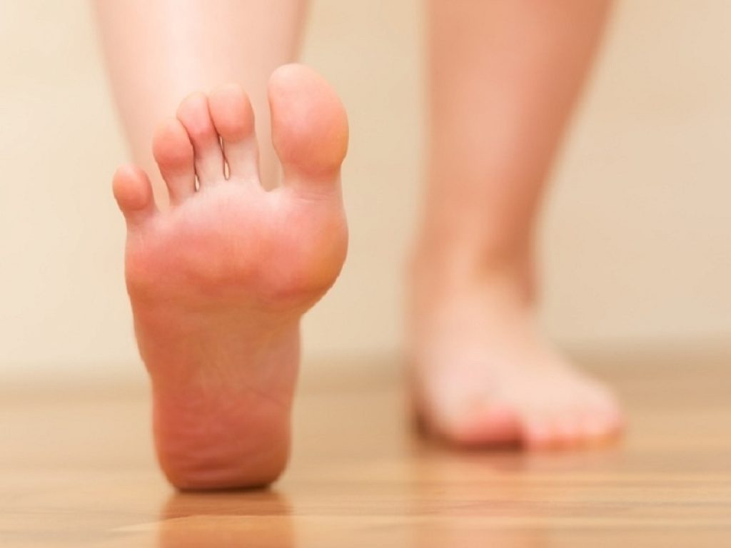 Sindrome dei piedi brucianti: quando i piedi sono sempre in fiamme anche da gelidi. Curarla è possibile e un aiuto arriva dai farmaci