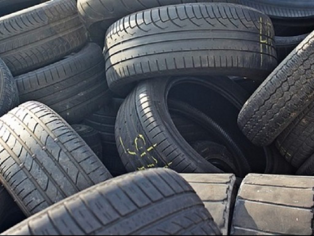 Da vecchi pneumatici e cavi elettrici nascono prodotti ecosostenibili per l'edilizia grazie ai progetti PFU PREDECORE e PVC UpCycling 