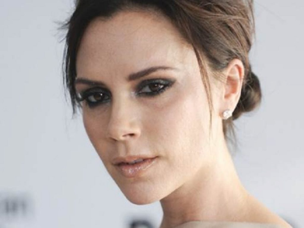 Victoria Beckham, chiede un prestito per salvare le sorti del suo brand