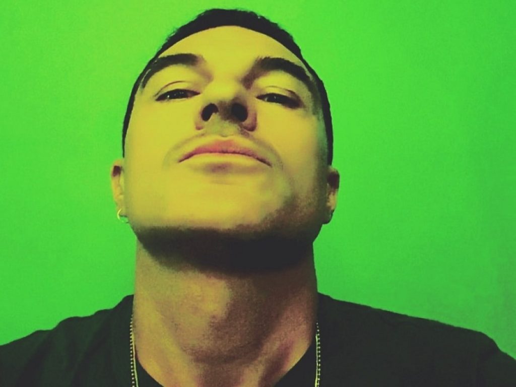 Il 12 dicembre l'artista milanese wLOG si esibirà live al "Partyamo", l'evento musicale itinerante che si svolge in tram per le vie principali di Milano