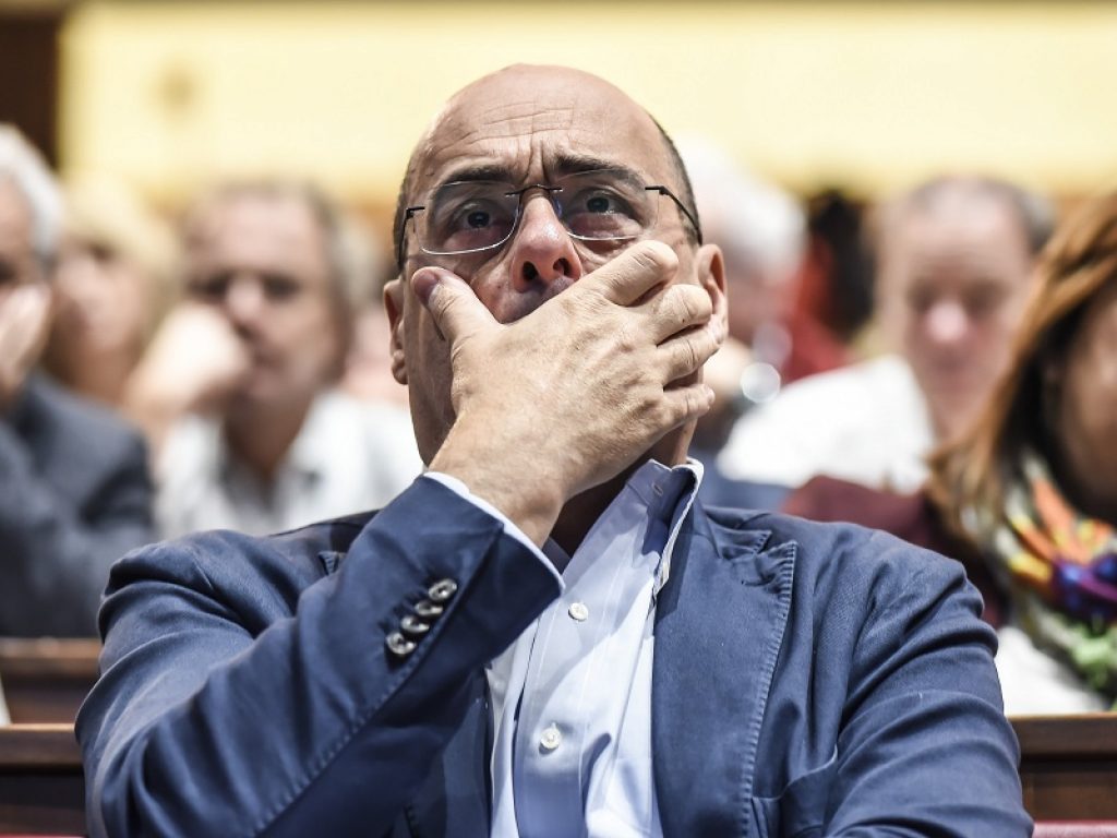 Crisi di governo, dopo la fiducia 'raccogliticcia' al Senato è ancora caos. Il Pd apre alle elezioni: “La maggioranza c’è, ma non si governa così”