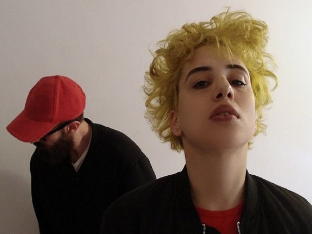 I Coma Cose tornano alle origini con “Fondamenta”, un vinile in tiratura limitata