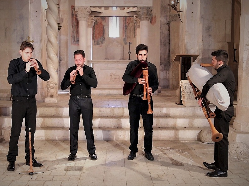 Per Natale esce "L'Eco dei Monti", primo cd del Quartetto Petra - ensemble di ciaramelle e zampogne. Prossima la tournée in Svizzera
