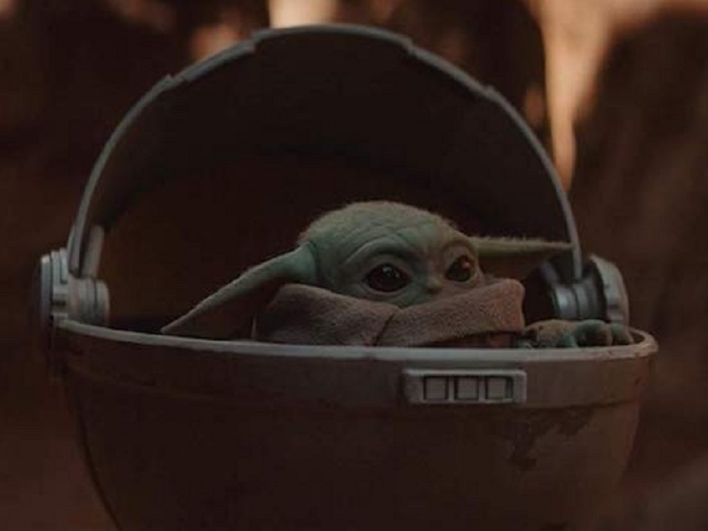 Baby Yoda conquista il web: il protagonista di The Mandalorian è una star sui social e i meme della creaturina verde sono diventati virali