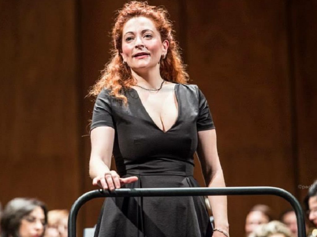 Cettina Donato dirige 8 concerti con l'Orchestra Sinfonica della Città Metropolitana di Bari per festeggiare il Natale: ecco le prossime date