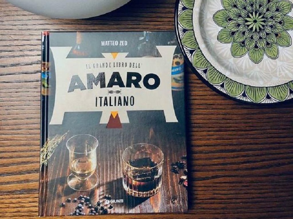 Matteo Zed in libreria con Il Grande Libro dell'Amaro Italiano