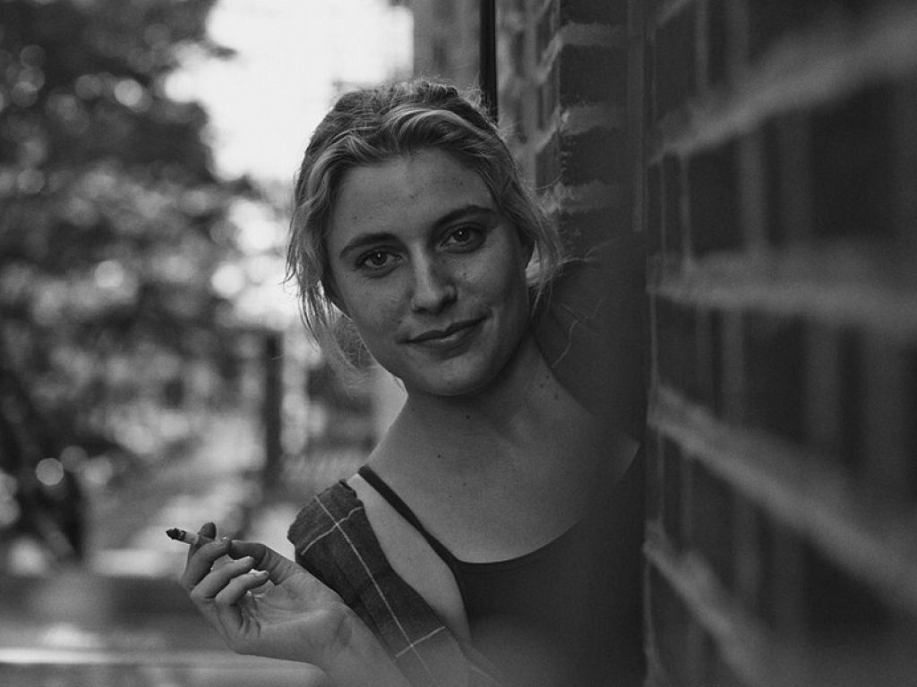 Siamo tutte Greta Gerwig: libere e ribelli nelle nostre imperfezioni. La regista arriverà al cinema il 9 gennaio con "Piccole Donne", ecco un suo ritratto