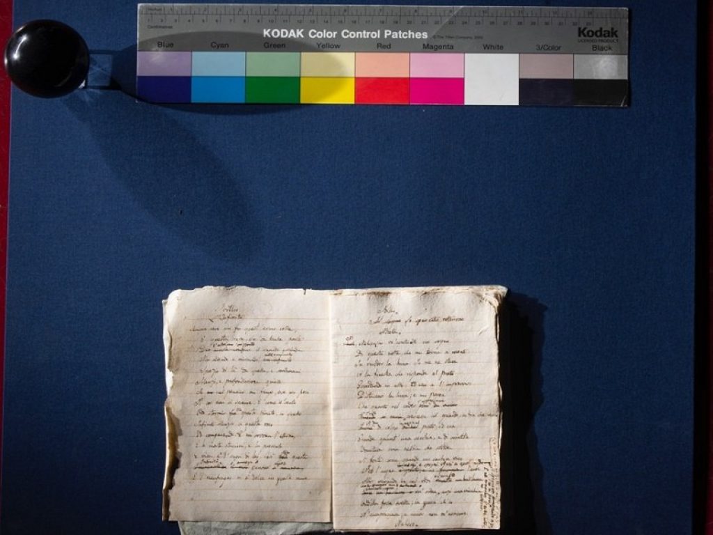 “L’infinito” di Leopardi scansionato in 3D: docente di Filologia dell'Università di Bologna scopre tre riscritture del manoscritto