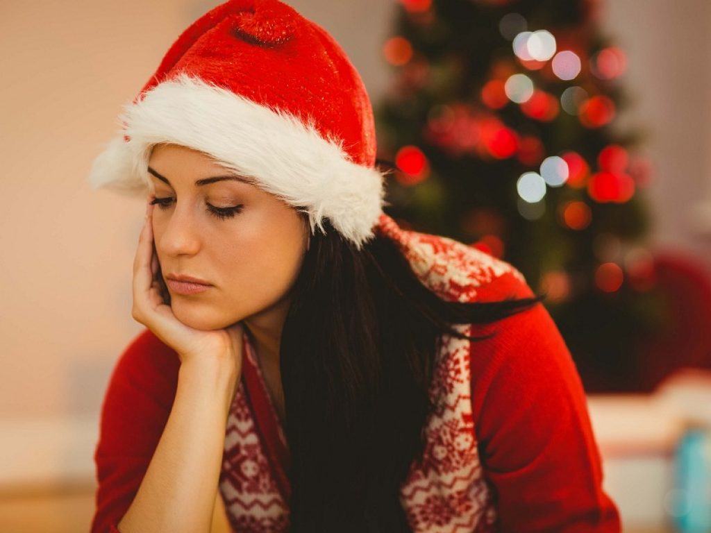 Perché il Natale e le festività ad esso connesse possono portare con sé sentimenti di malinconia? Come riconoscere il Christmas Blues? Lo spiegano gli psicologi