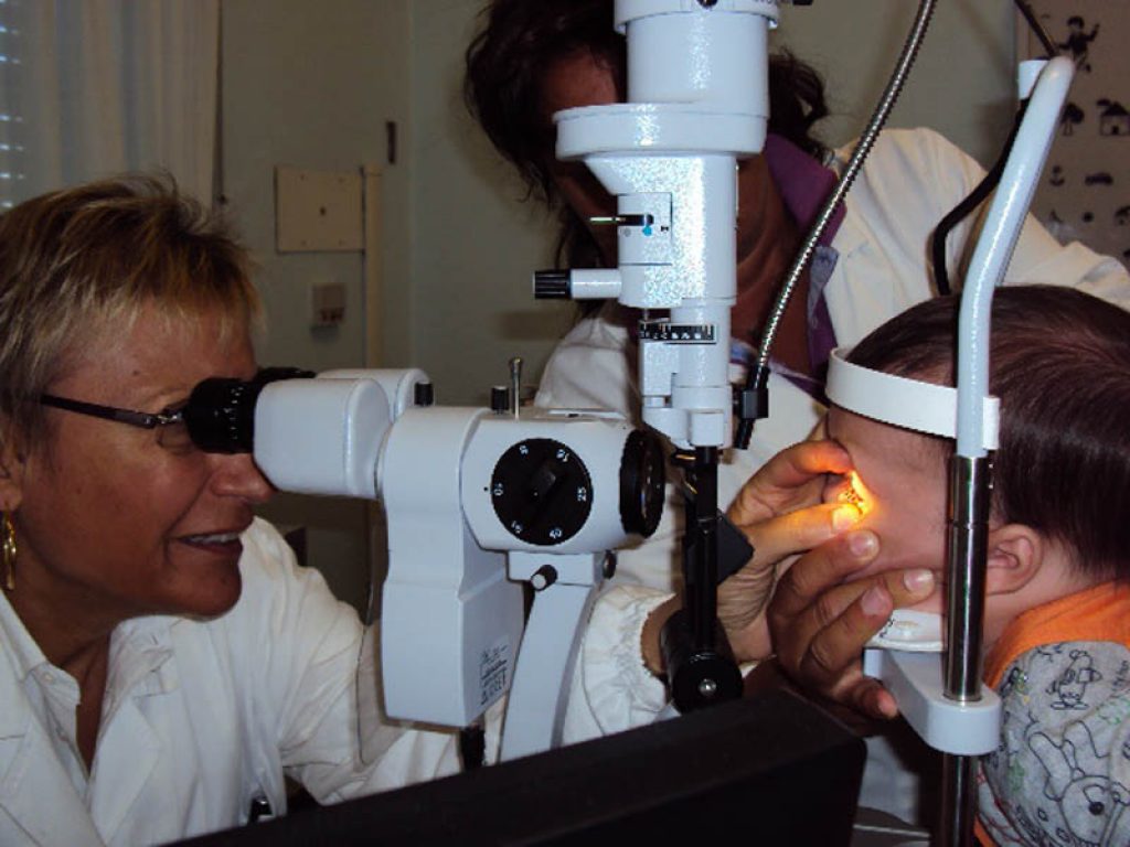 Ambliopia: per l'"occhio pigro" del bambino attenzione ai campanelli d'allarme. Correggerla si può: l'intervento serve solo in rari casi