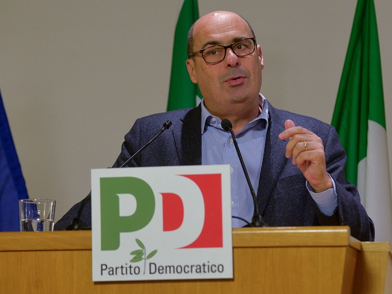 Due ipotesi nel Pd dopo lo scossone: dimissioni di Zingaretti respinte o candidato a Roma. Il segretario dimissionario: “C’era l’idea che il problema fossi io, l’ho risolto”