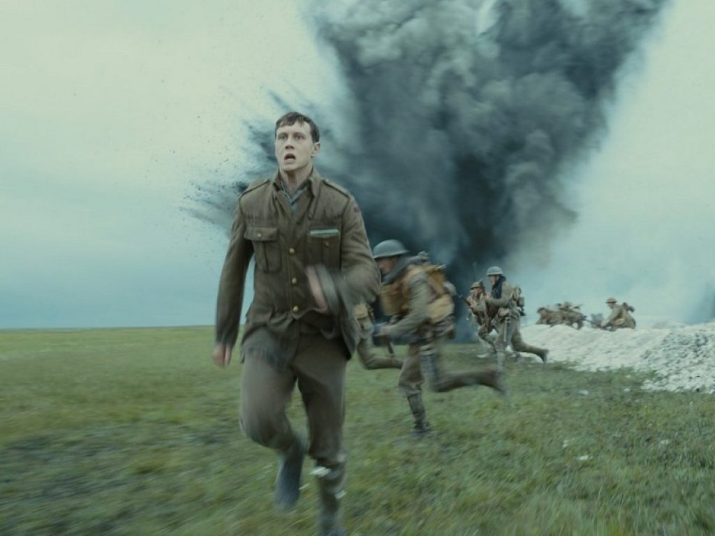 Il film 1917 di Sam Mendes al cinema: la recensione della pellicola che porta sul grande schermo la Prima Guerra Mondiale e ha ricevuto 10 nomination agli Oscar