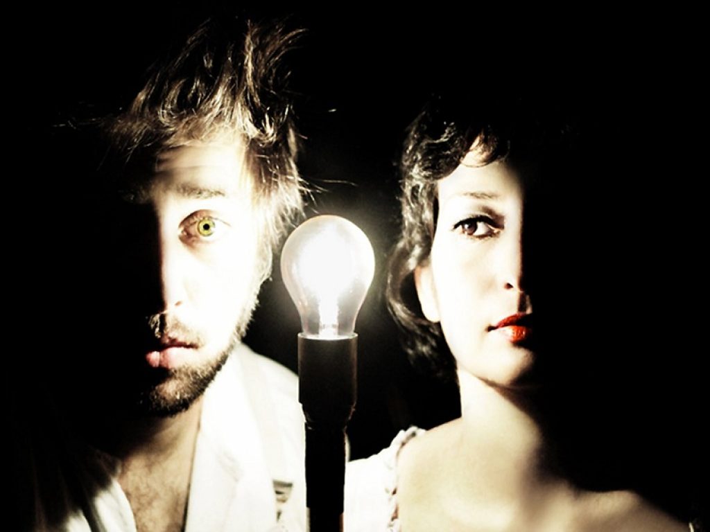 Al Politeama di Napoli sabato 8 febbraio 2020 alle ore 21:00 Daniele Finzi Pasca con lo spettacolo “Bianco su Bianco” inaugura la rassegna "Confini Aperti"