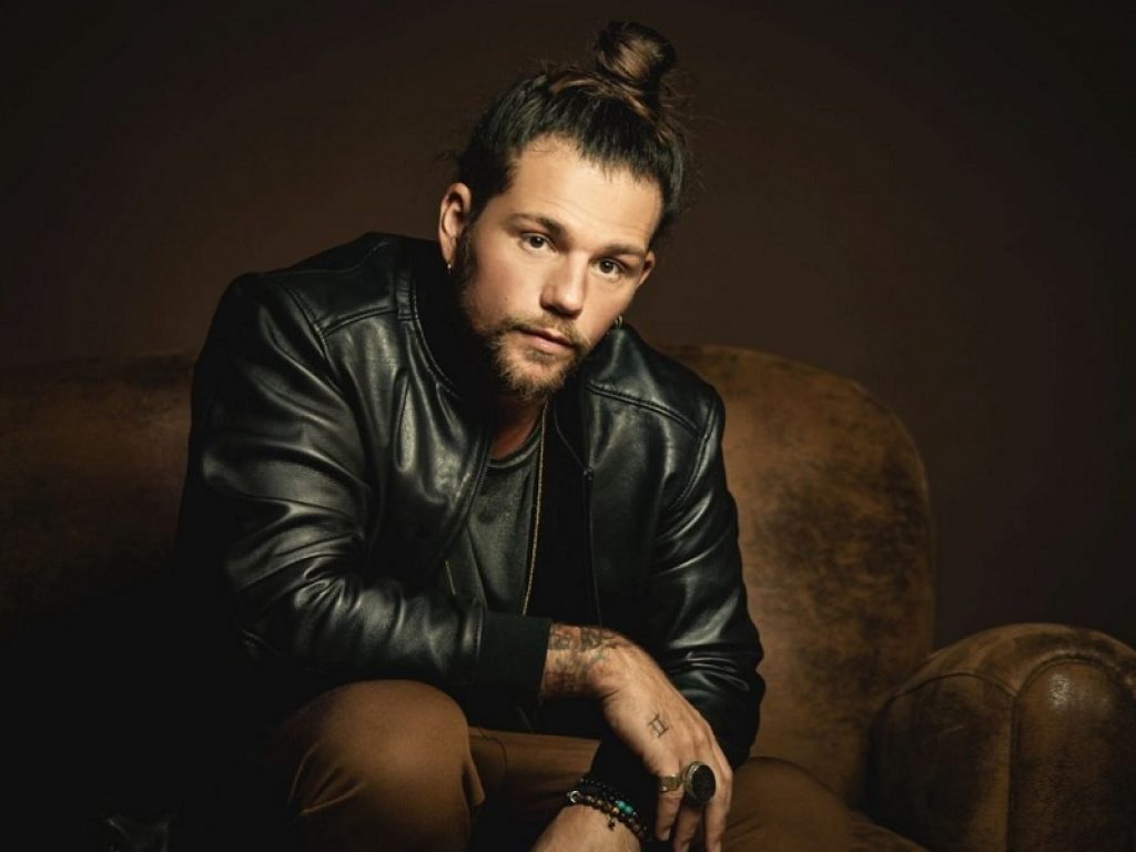 Al via il tour di Enrico Nigiotti, con la data di Livorno già soldout: sette speciali appuntamenti nei principali teatri italiani