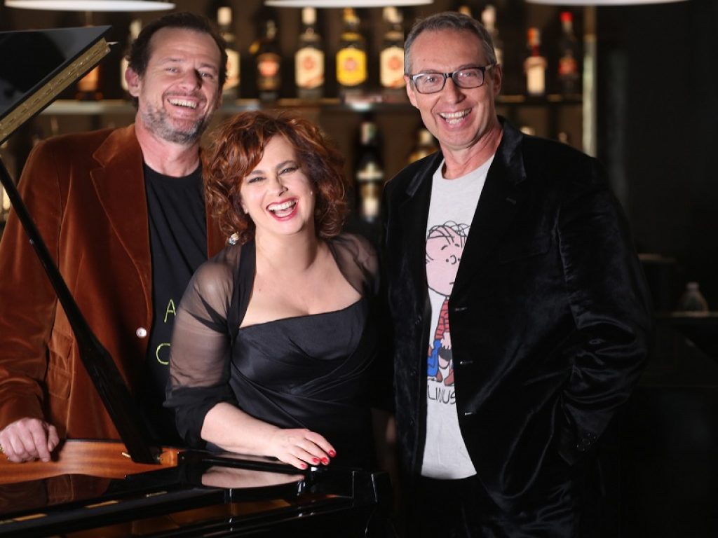 Proseguono fino al 2 febbraio le repliche de L'amore è una scusa, lo spettacolo scritto da Maria Carolina Salomè in scena al Teatro Arciliuto