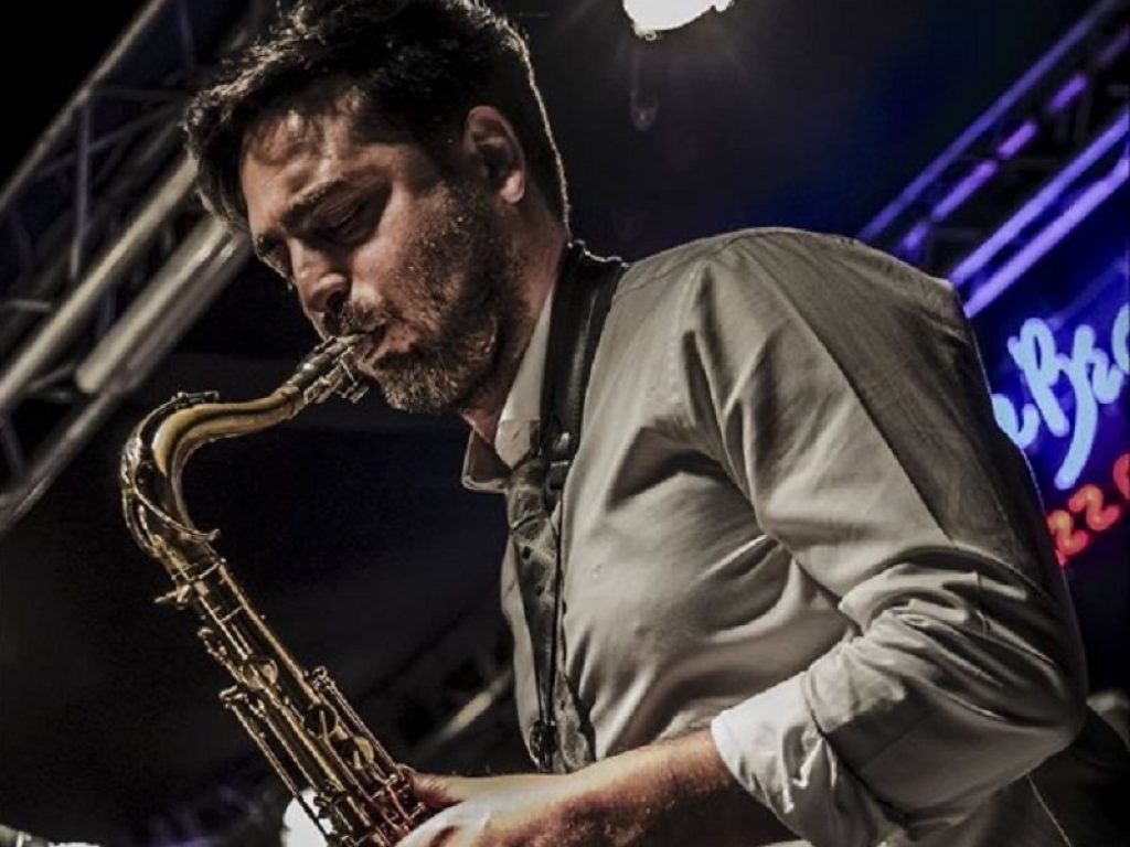 Uscito in formato digitale Who Knows, nuovo singolo del sassofonista siciliano Michele Mazzola arrangiato da Giuseppe Vasapolli e mixato da Riccardo Piparo