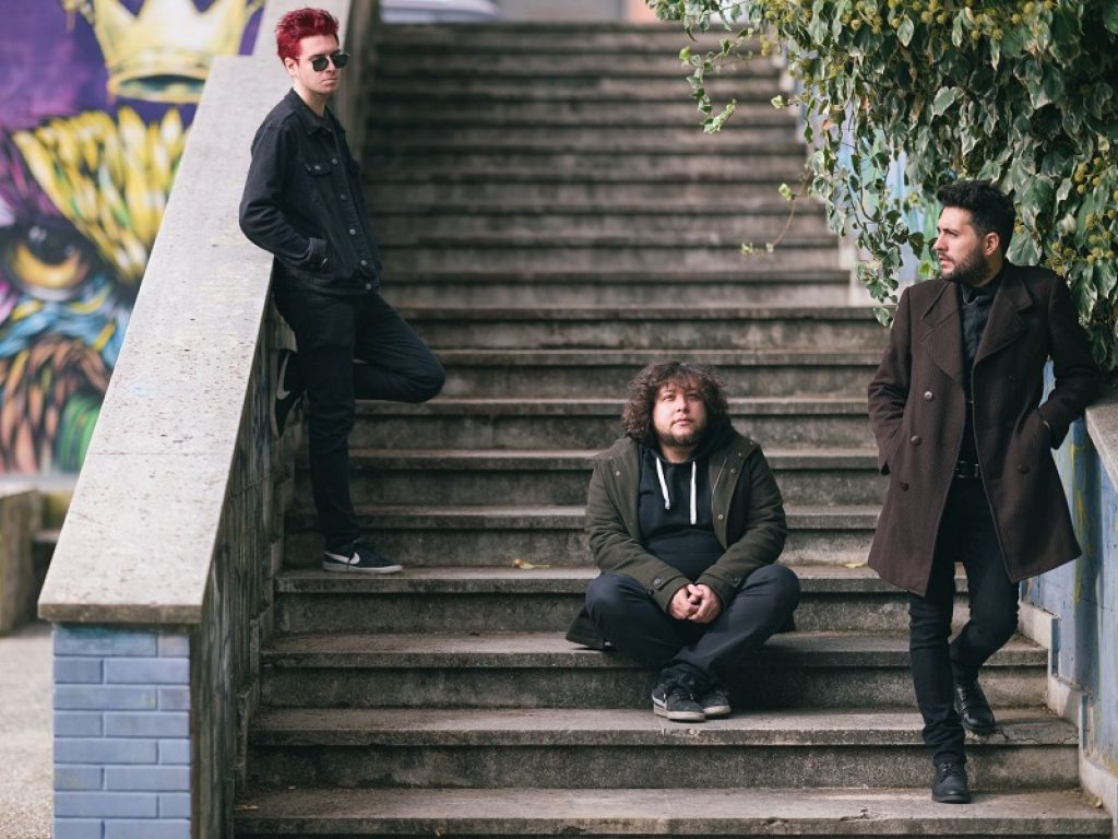 Myownmine pubblicano il videoclip di "Shut the door", primo brano estratto da "Everything is in perspective", album d'esordio della band calabrese