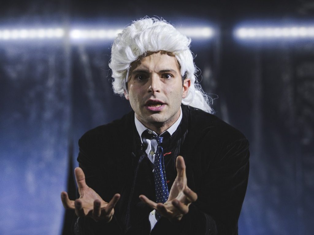 Fino al 26 gennaio Processo a Fellini in scena all'Off Off Theatre: sul palco sua moglie Giulietta Masina è pronta a giudicare l'uomo ed il marito Federico nel suo personale tribunale