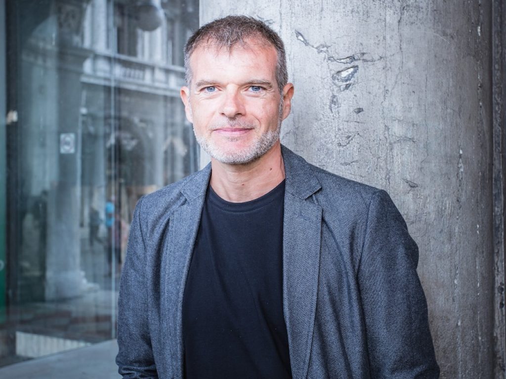 Lo scrittore Stefano Massini al sesto appuntamento dei dialoghi sul Rispetto del ciclo "Sulla scia dei giorni": appuntamento oggi alle ore 10:30 al Teatro della Pergola