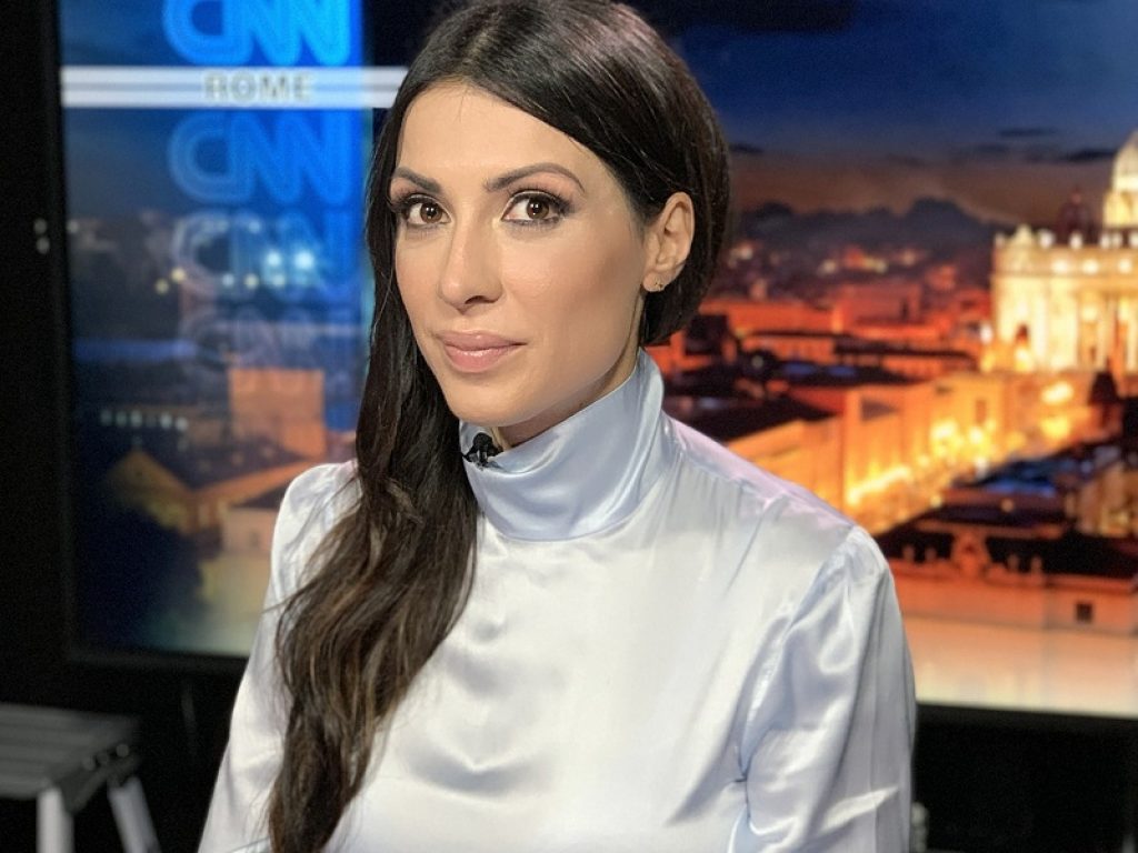 Valeria Altobelli canta I'm standing with you