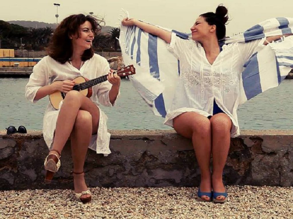 Donne d'acqua dolce scritto, diretto e interpretato da Viviana Altieri ed Elisabetta Mandalari dal 10 al 12 gennaio torna al Teatro Porta Portese